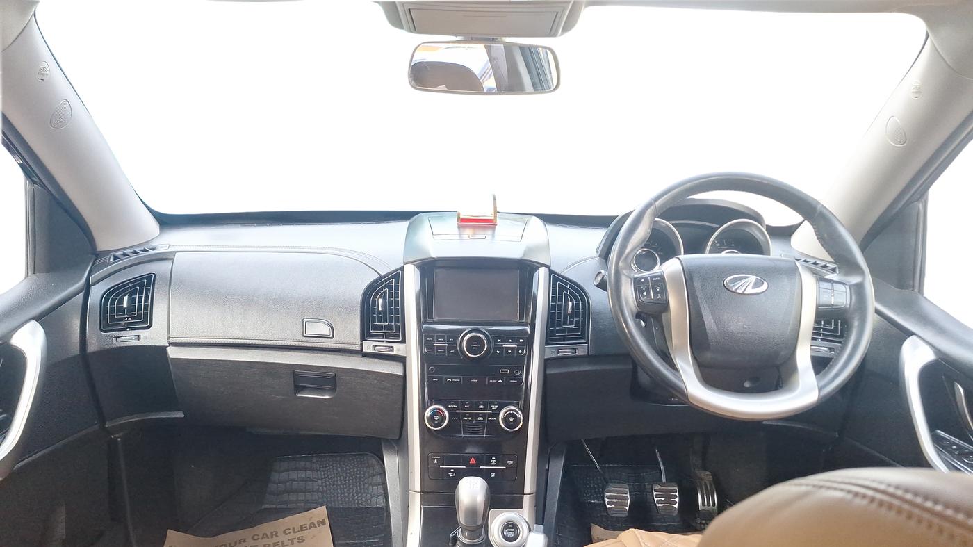 2019 Mahindra XUV500 W11(O), Diesel, Manual, 77,251 km, Dashboard