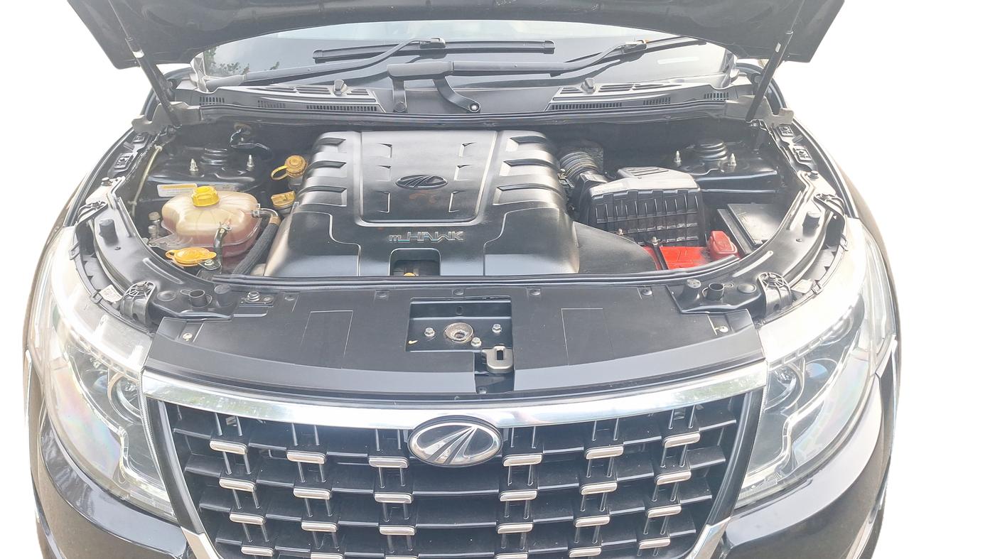 2019 Mahindra XUV500 W11(O), Diesel, Manual, 77,251 km, Open Bonnet