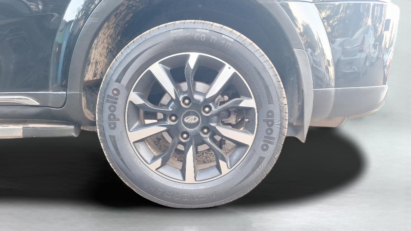2019 Mahindra XUV500 W11(O), Diesel, Manual, 77,251 km, Left Rear Wheel