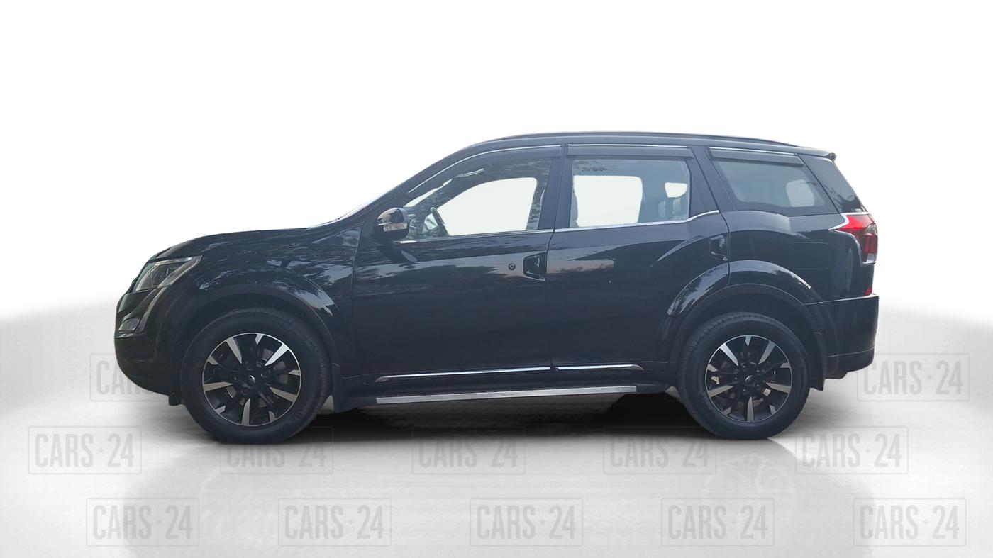 2019 Mahindra XUV500 W11(O), Diesel, Manual, 77,251 km, Left Side