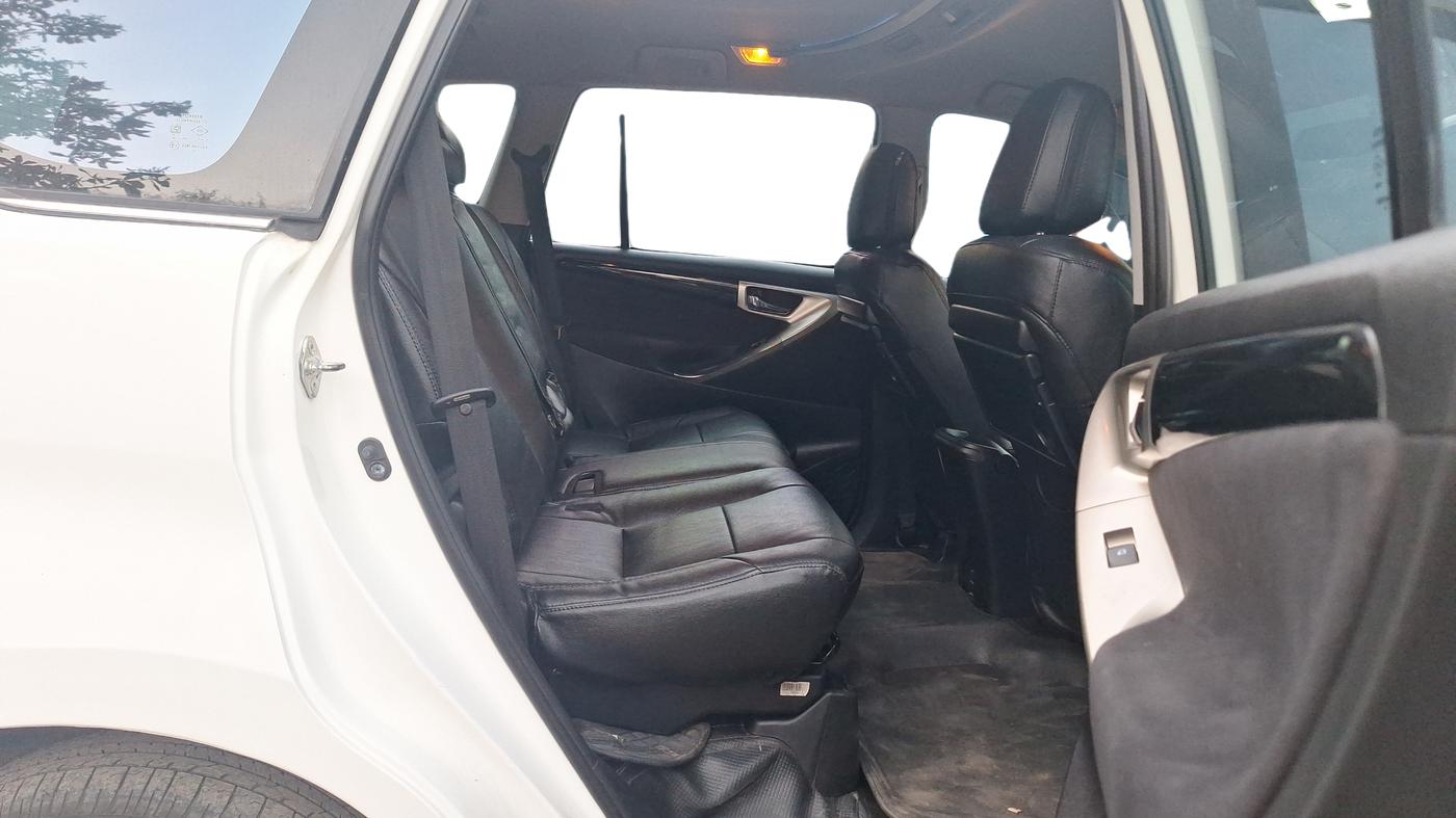 2019 Toyota Innova Crysta 2.4 VX 8 STR, Diesel, Manual, 81,912 km, Right Side Rear Door Cabin