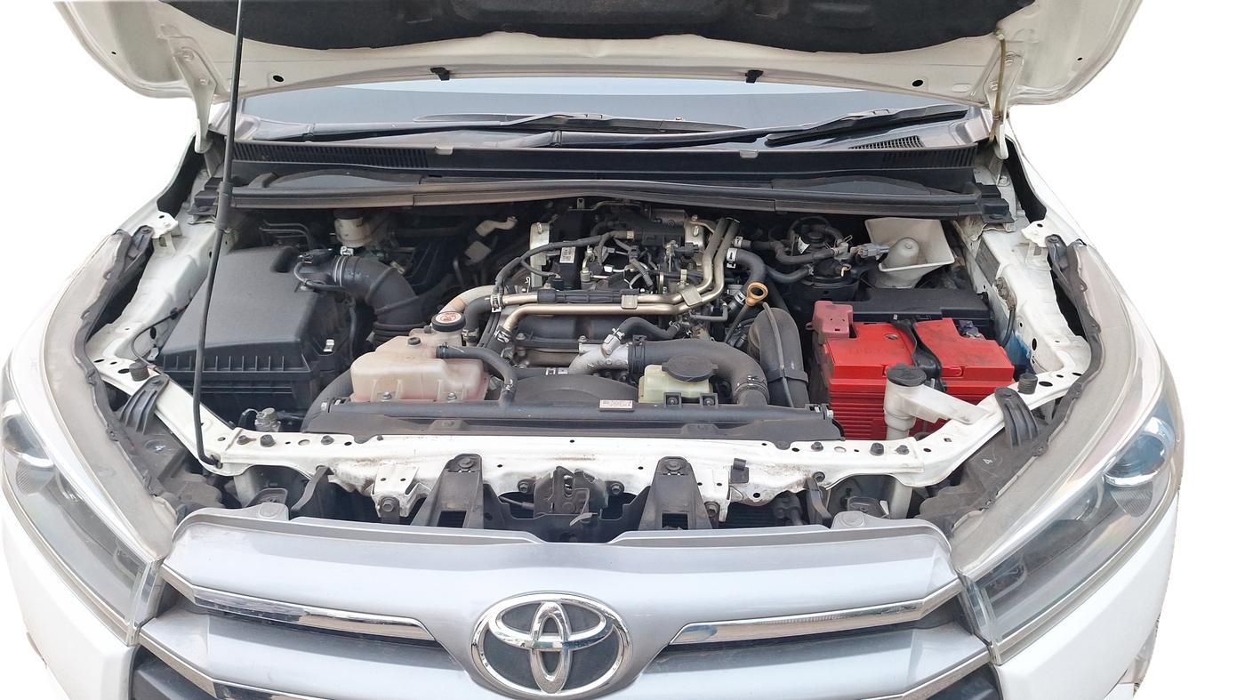 2019 Toyota Innova Crysta 2.4 VX 8 STR, Diesel, Manual, 81,912 km, Open Bonnet