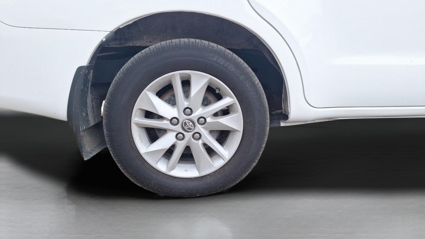 2019 Toyota Innova Crysta 2.4 VX 8 STR, Diesel, Manual, 81,912 km, Right Rear Wheel