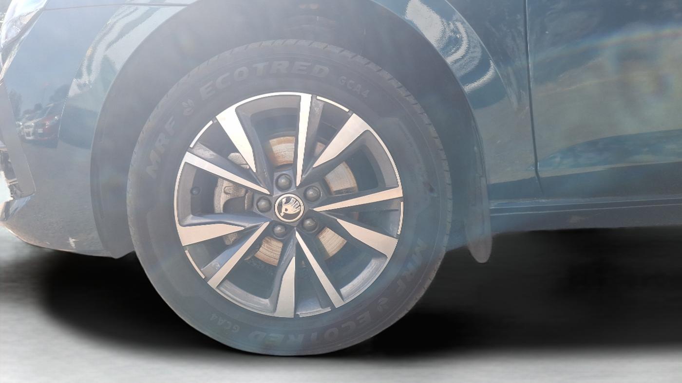 2024 Skoda SLAVIA STYLE 1.0L TSI AT, Petrol, Automatic, 5,852 km, Left Front Wheel