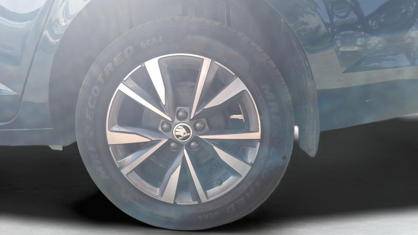 2024 Skoda SLAVIA STYLE 1.0L TSI AT, Petrol, Automatic, 5,852 km, Left Rear Wheel