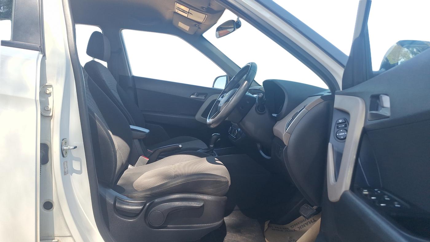 2016 Hyundai Creta SX PLUS AT 1.6 DIESEL, Diesel, Automatic, 52,420 km, Right Side Front Door Cabin