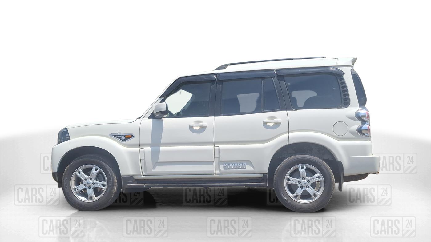 2015 Mahindra Scorpio S10 2WD INTELLI-HYBRID, Diesel, Manual, 81,337 km, Left Side