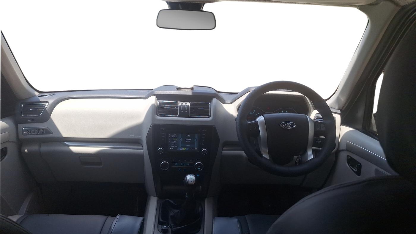 2015 Mahindra Scorpio S10 2WD INTELLI-HYBRID, Diesel, Manual, 81,337 km, Dashboard