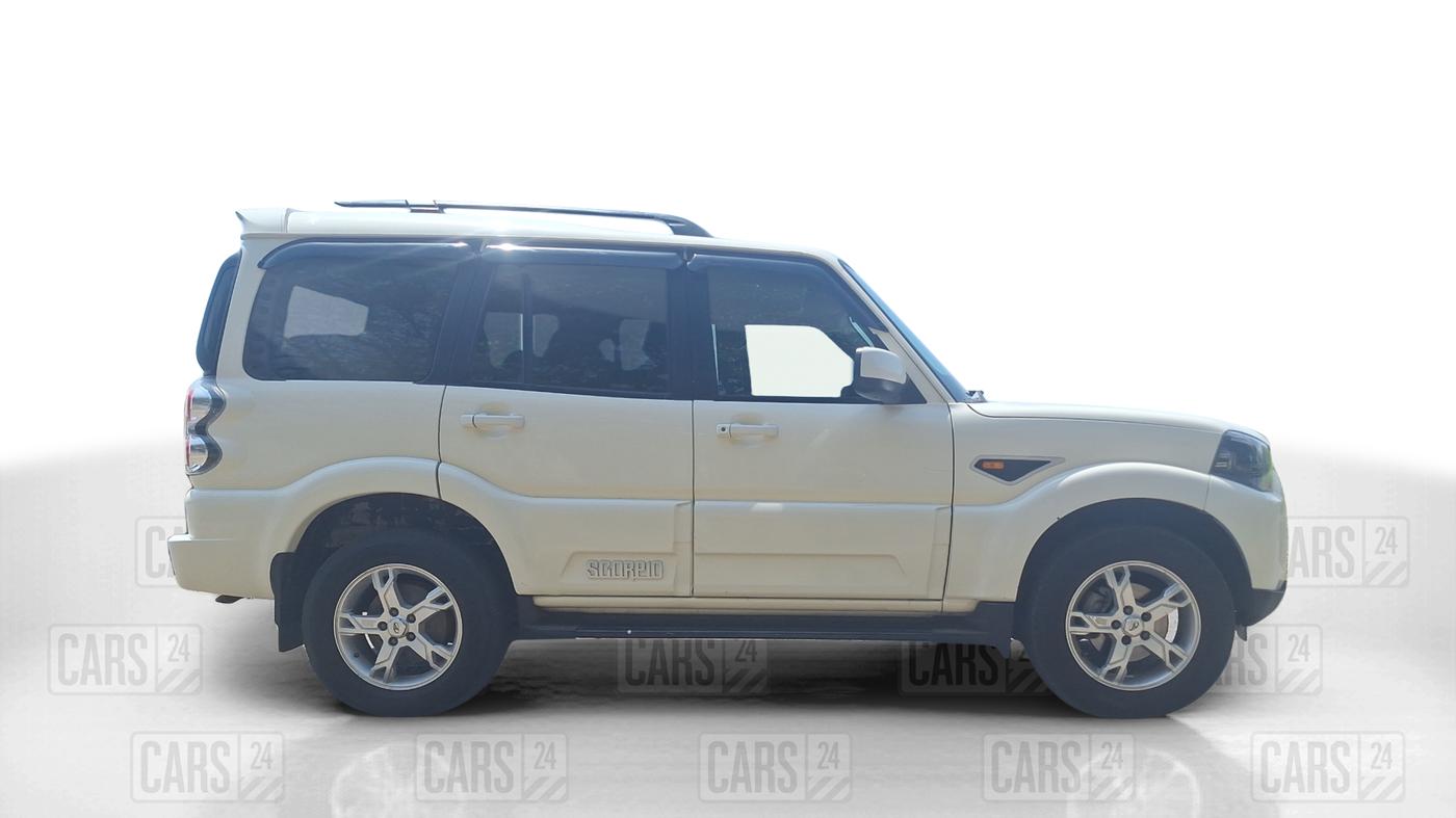 2015 Mahindra Scorpio S10 2WD INTELLI-HYBRID, Diesel, Manual, 81,337 km, Right Side View