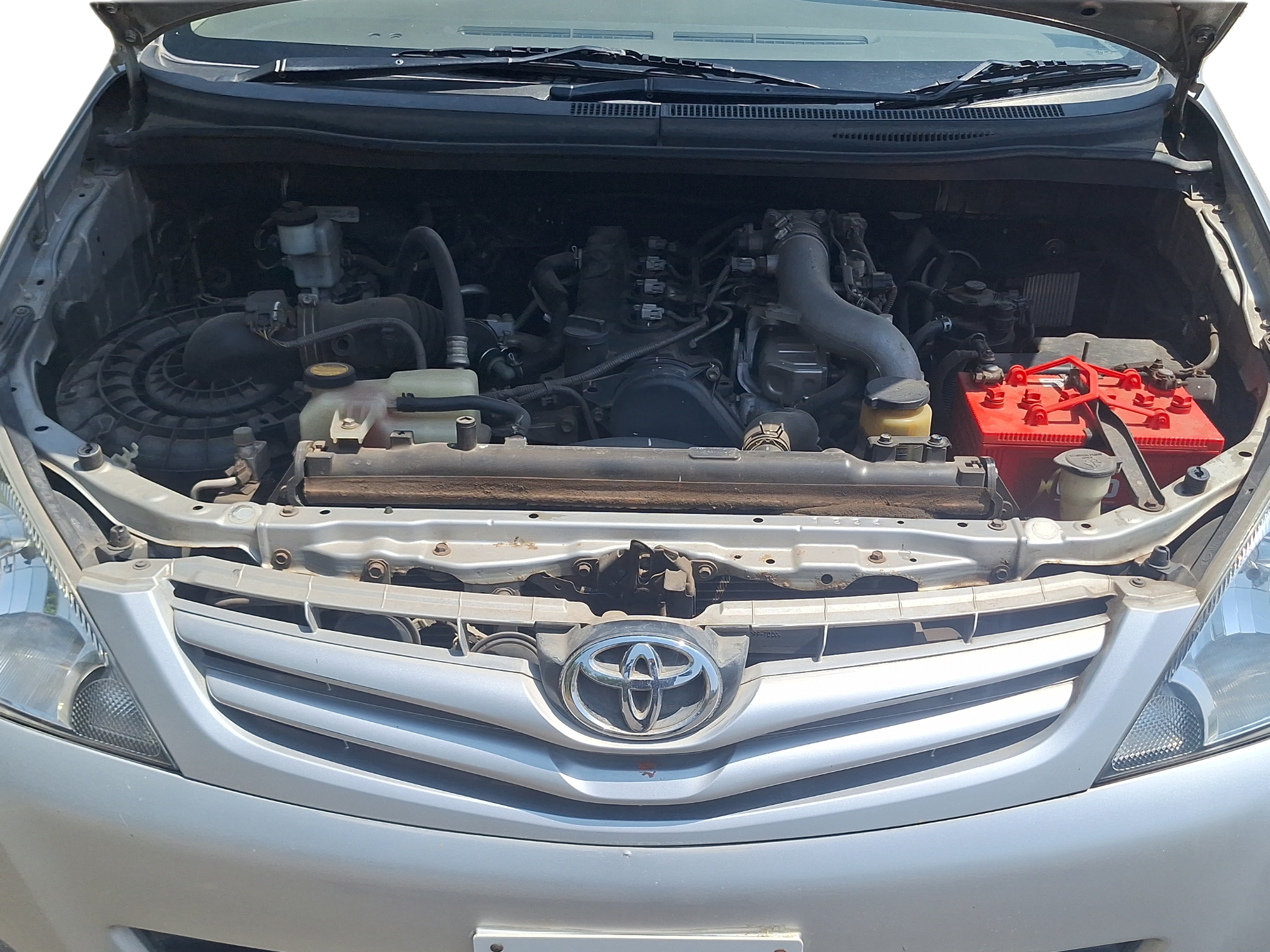 2010 Toyota Innova GX 2.5 8 STR, Diesel, Manual, 77,000 km, Open Bonnet