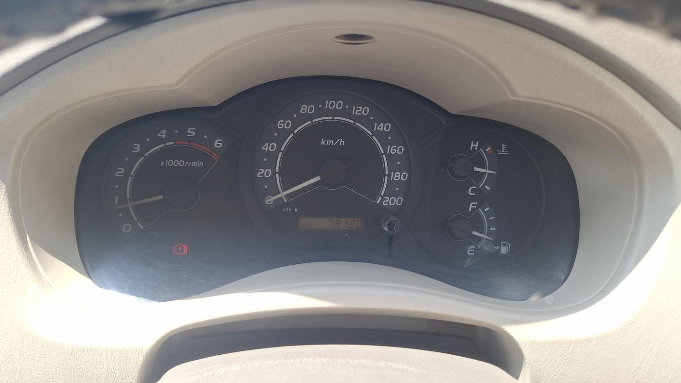 2010 Toyota Innova GX 2.5 8 STR, Diesel, Manual, 77,000 km, Odometer Image