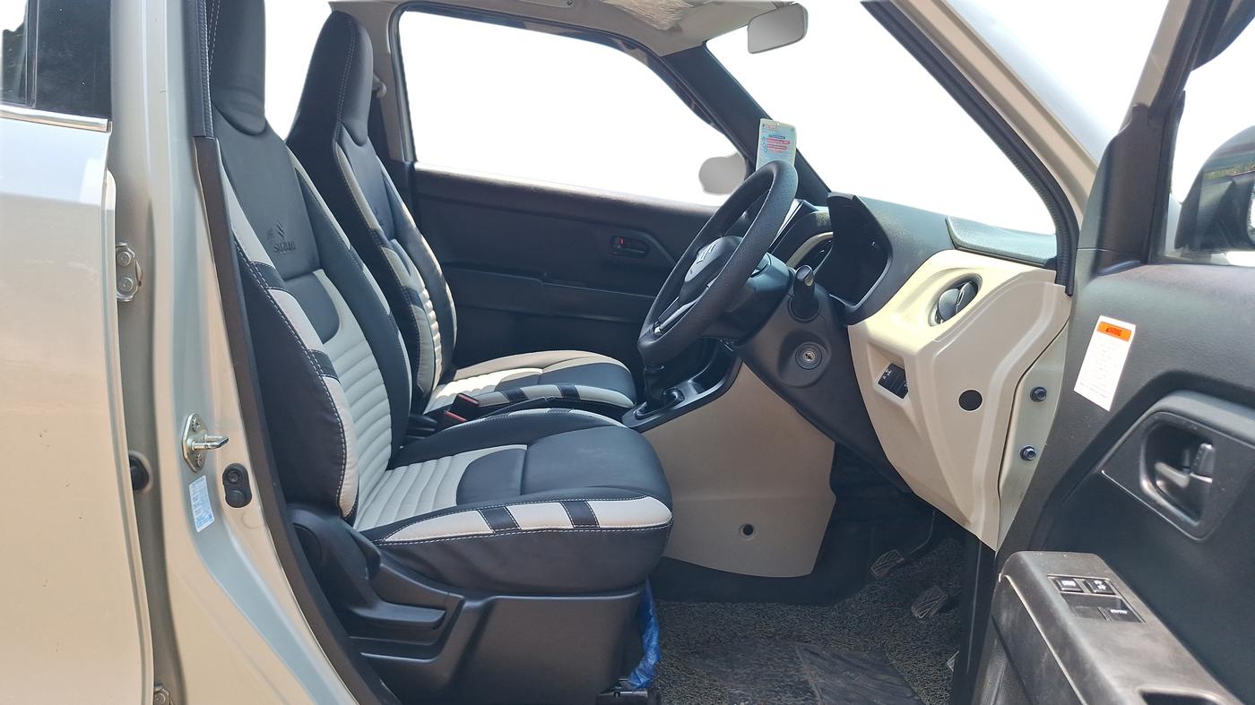 2022 Maruti New Wagon-R LXI CNG (O) 1.0, CNG, Manual, 32,741 km, Right Side Front Door Cabin