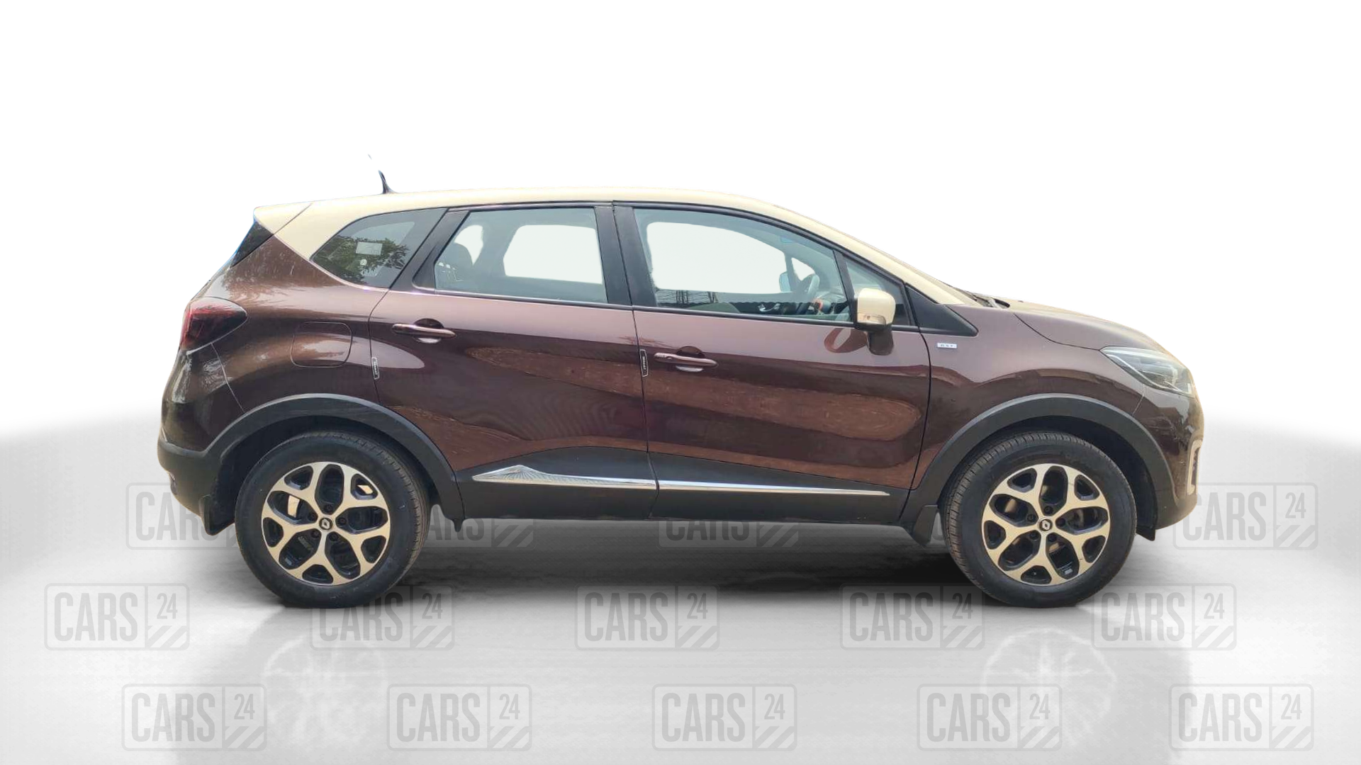 2017 Renault Captur RXT DIESEL DUAL TONE, Diesel, Manual, 45,985 km, Right Side View