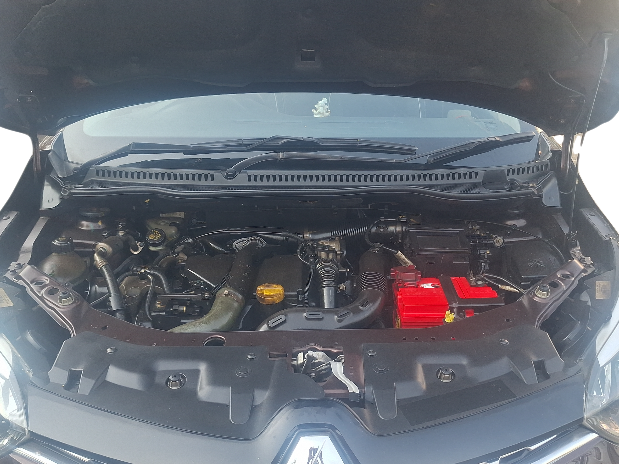 2017 Renault Captur RXT DIESEL DUAL TONE, Diesel, Manual, 45,985 km, Open Bonnet