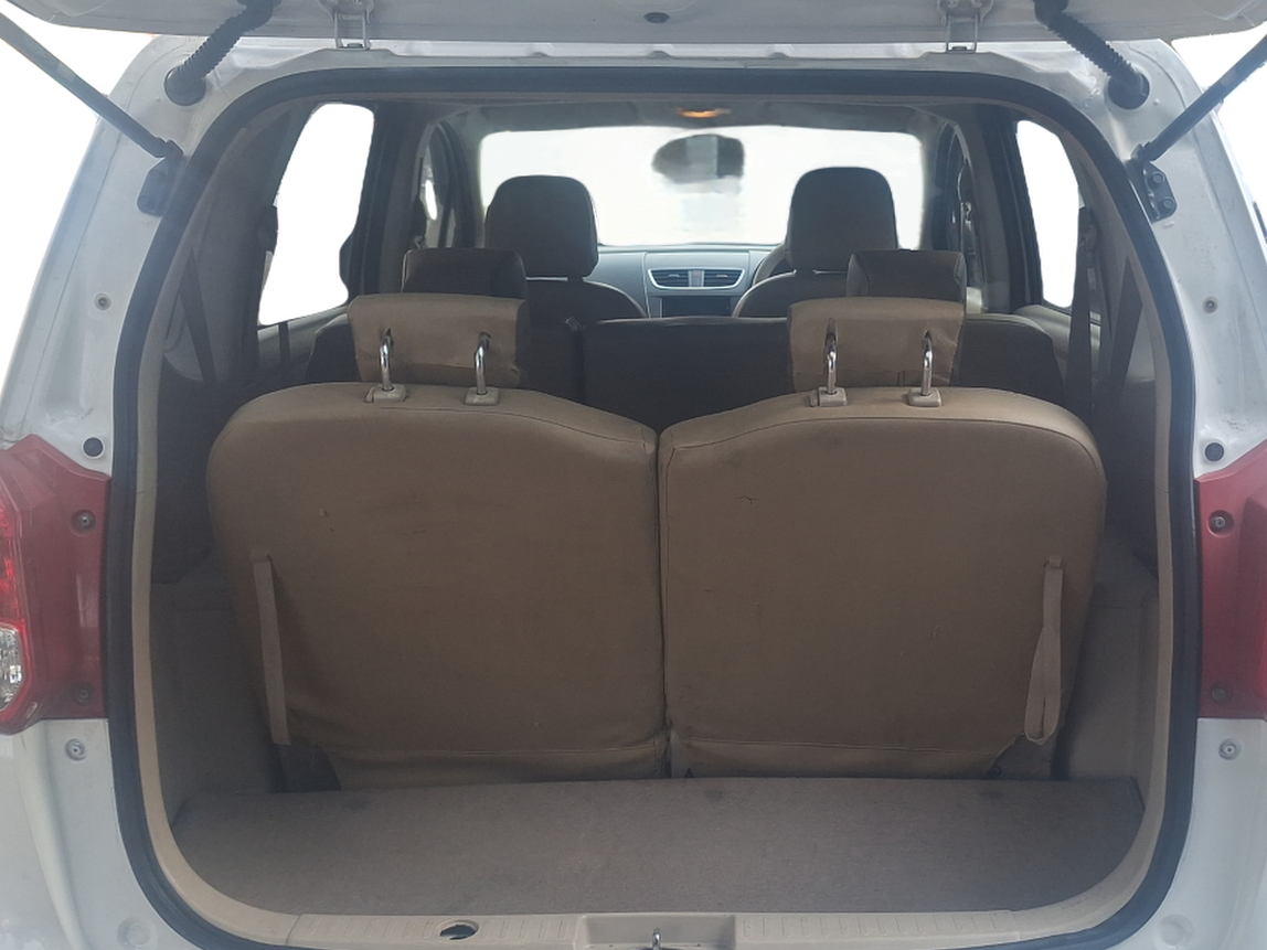 2016 Maruti Ertiga ZDI + SHVS, Diesel, Manual, 86,050 km, Boot Inside
