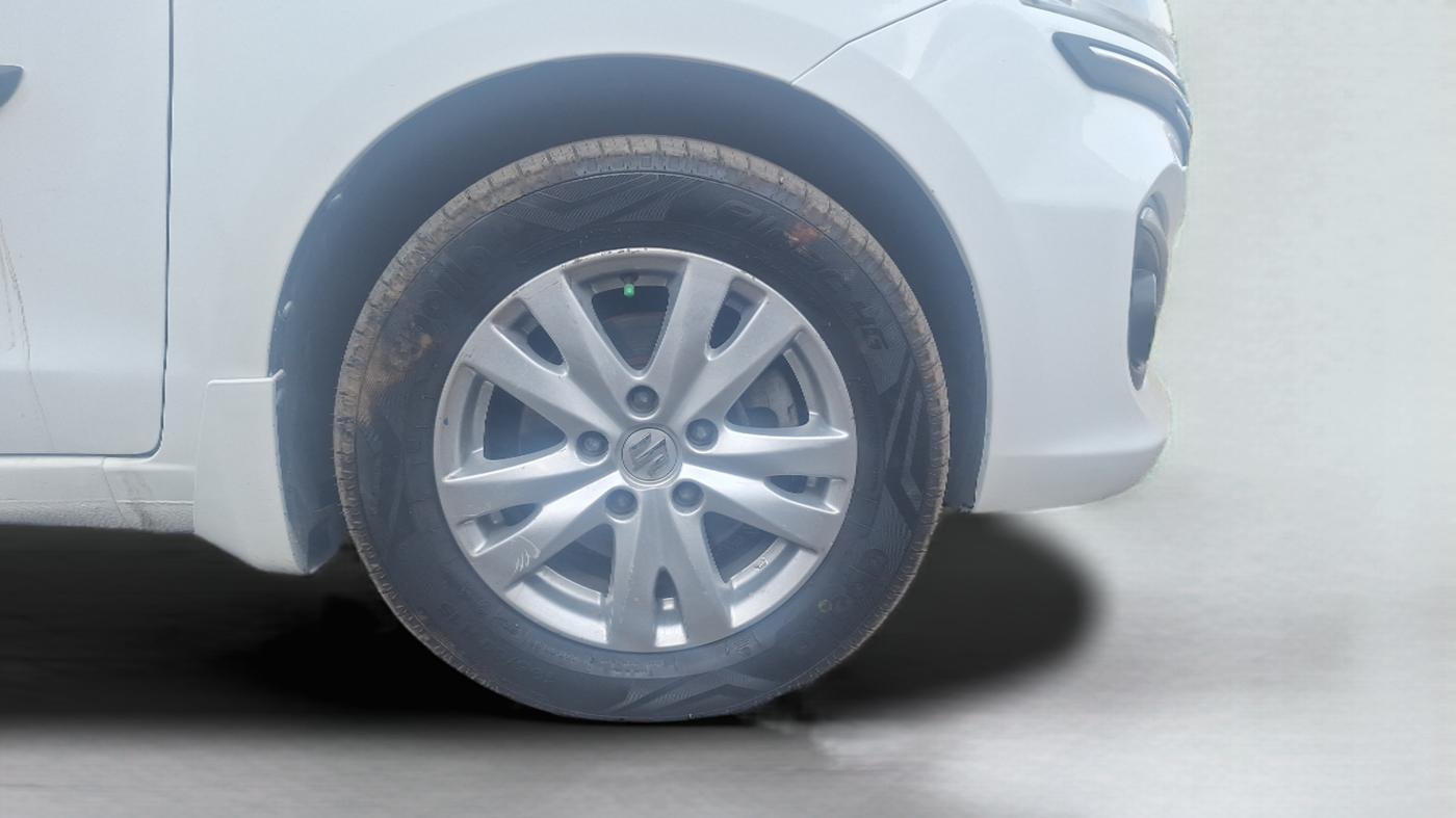 2016 Maruti Ertiga ZDI + SHVS, Diesel, Manual, 86,050 km, Right Front Wheel