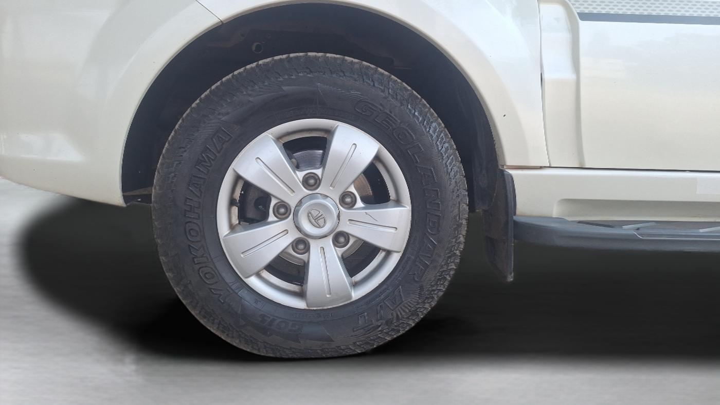 2018 Tata Safari Storme 2.2 VX 4X2, Diesel, Manual, 85,530 km, Left Front Wheel