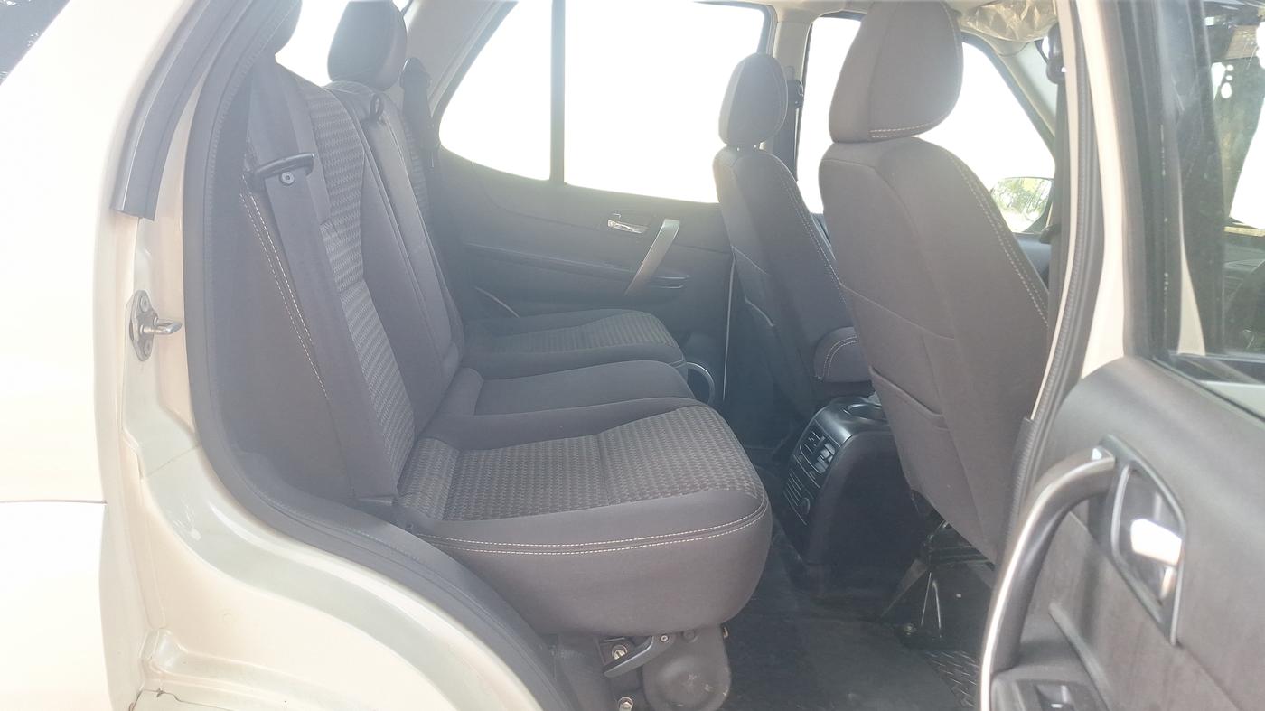 2018 Tata Safari Storme 2.2 VX 4X2, Diesel, Manual, 85,530 km, Right Side Rear Door Cabin