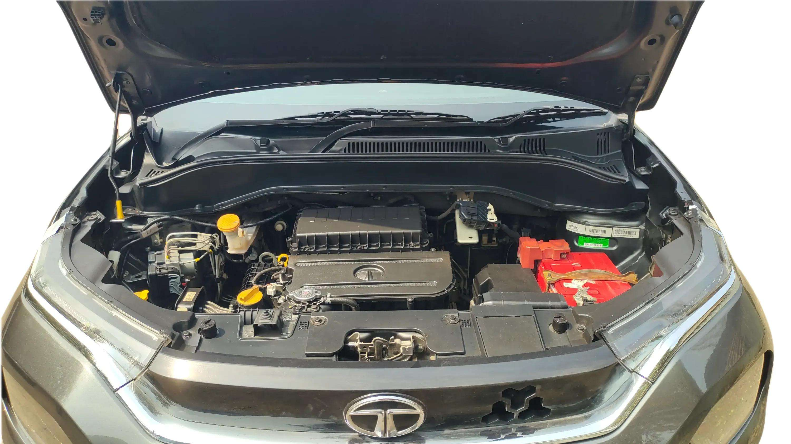 2022 Tata PUNCH ACCOMPLISHED MT, Petrol, Manual, 41,290 km, Open Bonnet