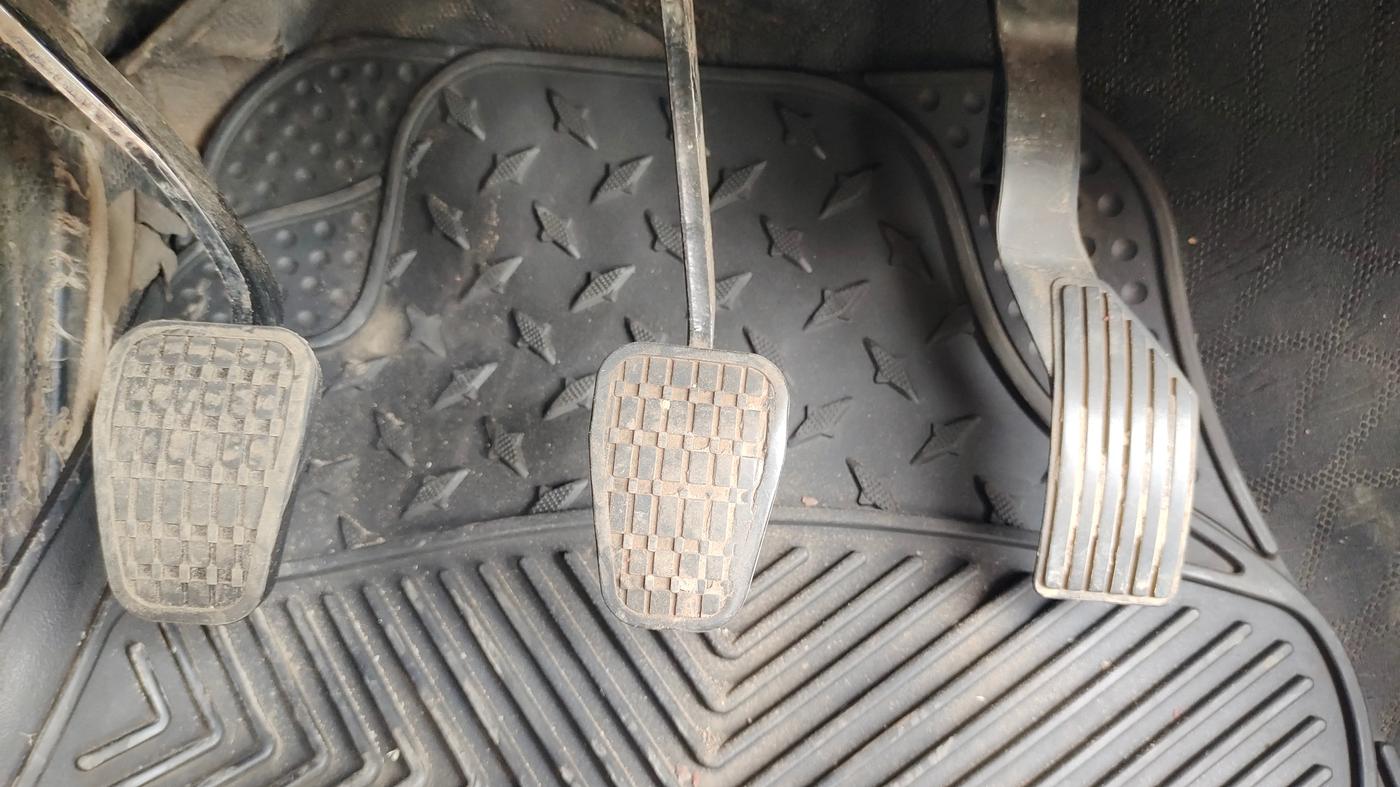 2022 Tata PUNCH ACCOMPLISHED MT, Petrol, Manual, 41,290 km, Pedals