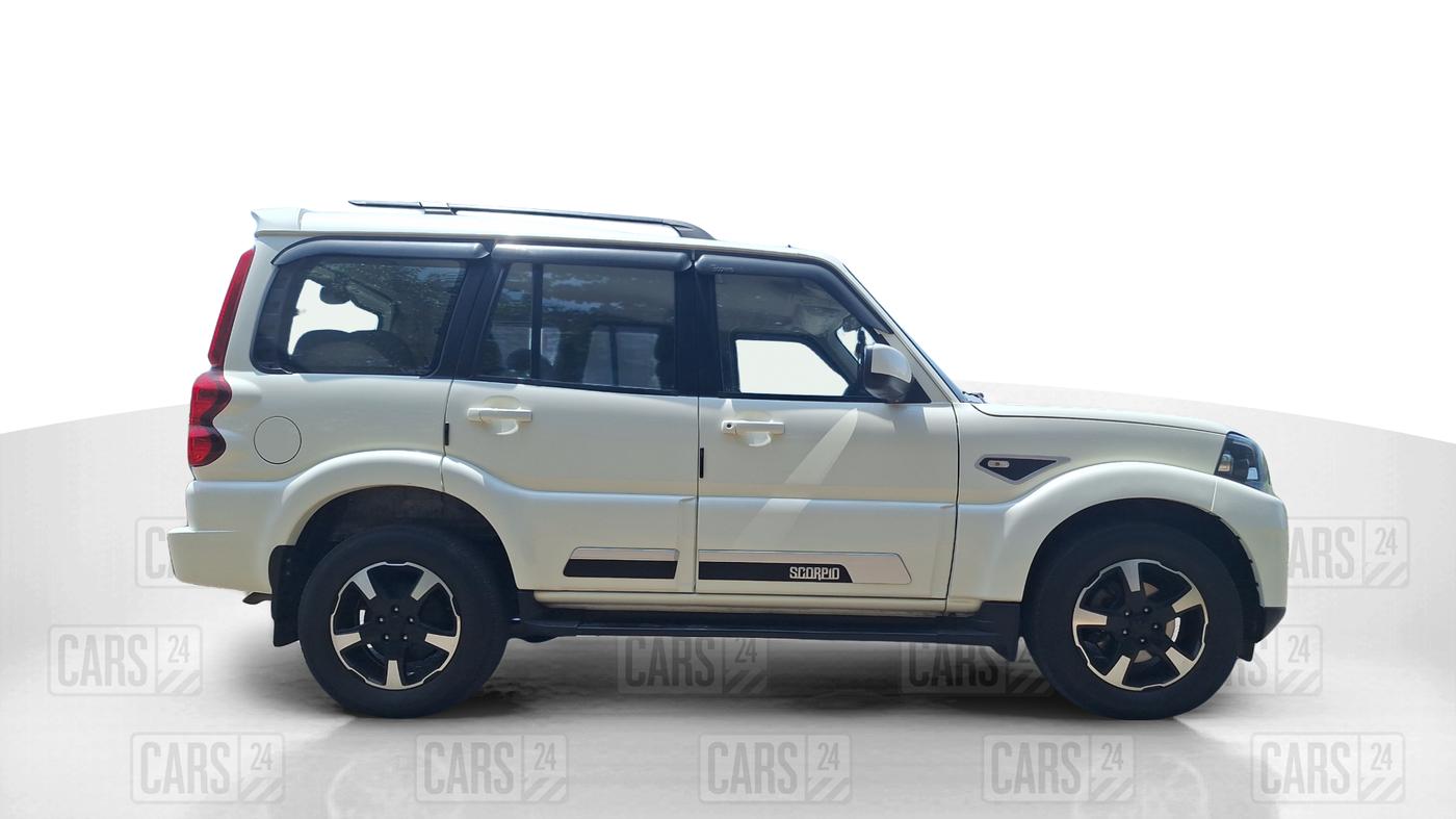 2023 Mahindra SCORPIO CLASSIC S11 7STR, Diesel, Manual, 40,388 km, Right Side View