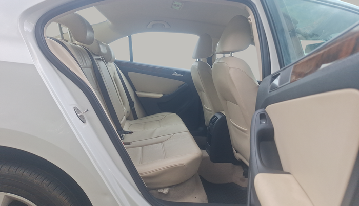 2013 Volkswagen Jetta COMFORTLINE TDI, Diesel, Manual, 65,320 km, Right Side Rear Door Cabin