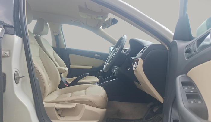 2013 Volkswagen Jetta COMFORTLINE TDI, Diesel, Manual, 65,320 km, Right Side Front Door Cabin