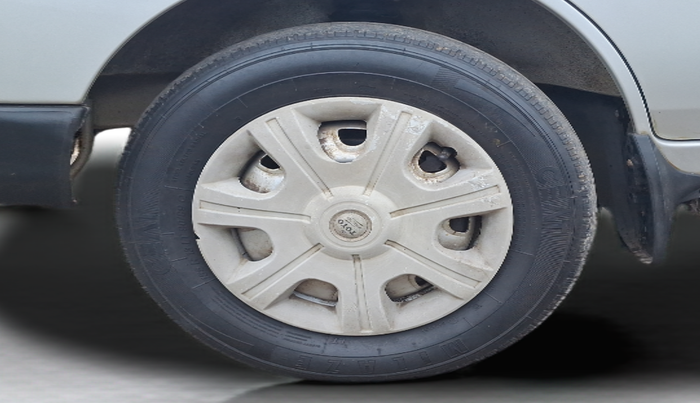 2015 Maruti Eeco 5 STR WITH A/C+HTR, Petrol, Manual, 46,217 km, Left Front Wheel