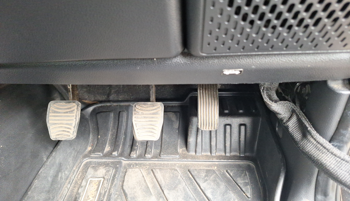 2023 Mahindra Thar LX D HT 2WD MT, Diesel, Manual, 11,000 km, Pedals