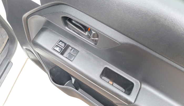 2020 Maruti New Wagon-R LXI CNG 1.0, CNG, Manual, 56,690 km, Driver Side Door Panel Controls