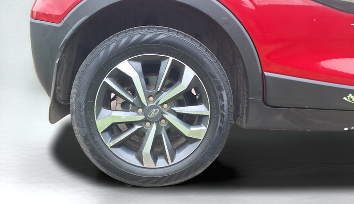 2021 Mahindra XUV300 W8 (O) 1.5 DIESEL, Diesel, Manual, 73,941 km, Right Rear Wheel