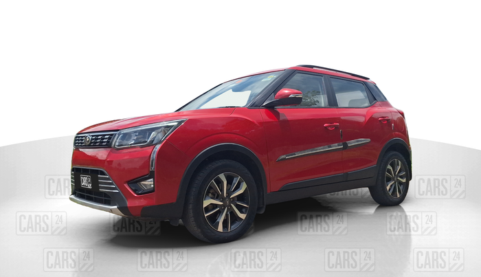 2021 Mahindra XUV300 W8 (O) 1.5 DIESEL, Diesel, Manual, 73,941 km, Left Front Diagonal