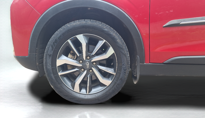2021 Mahindra XUV300 W8 (O) 1.5 DIESEL, Diesel, Manual, 73,941 km, Left Front Wheel