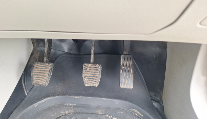 2021 Mahindra XUV300 W8 (O) 1.5 DIESEL, Diesel, Manual, 73,941 km, Pedals