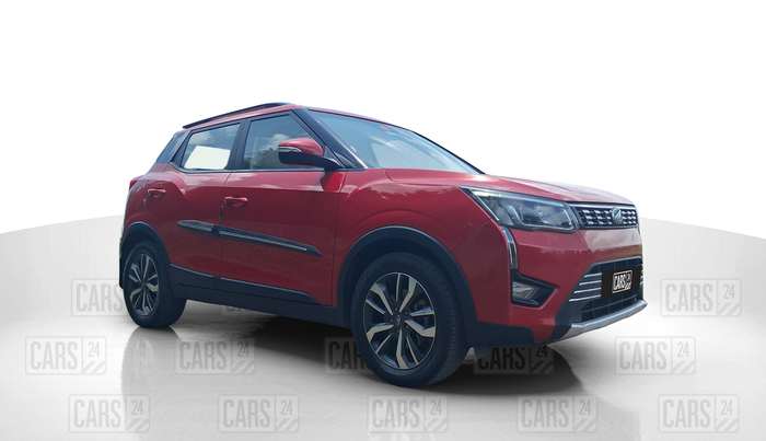 2021 Mahindra XUV300 W8 (O) 1.5 DIESEL, Diesel, Manual, 73,941 km, Right Front Diagonal