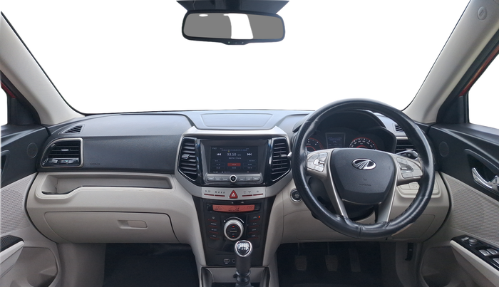2021 Mahindra XUV300 W8 (O) 1.5 DIESEL, Diesel, Manual, 73,941 km, Dashboard
