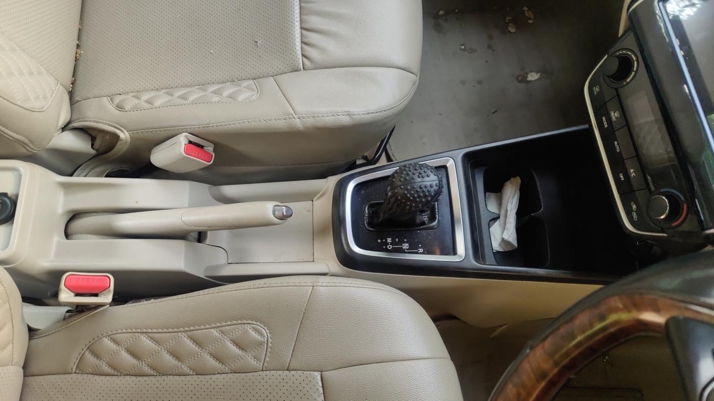 2017 Maruti Dzire ZXI PLUS AMT, Petrol, Automatic, 26,308 km, Gear Lever