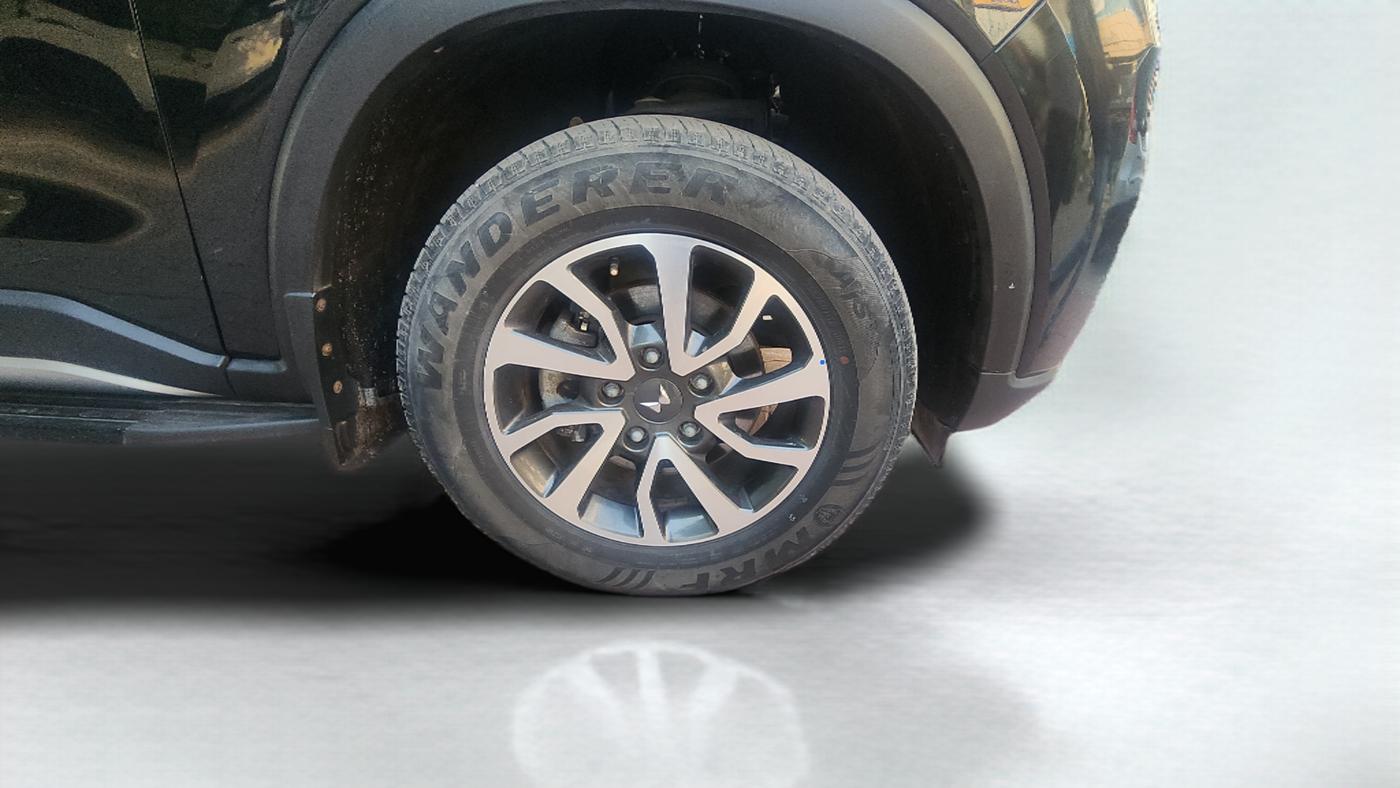 2022 Mahindra SCORPIO-N Z8 L PETROL AT 6 STR, Petrol, Automatic, 22,882 km, Right Front Wheel