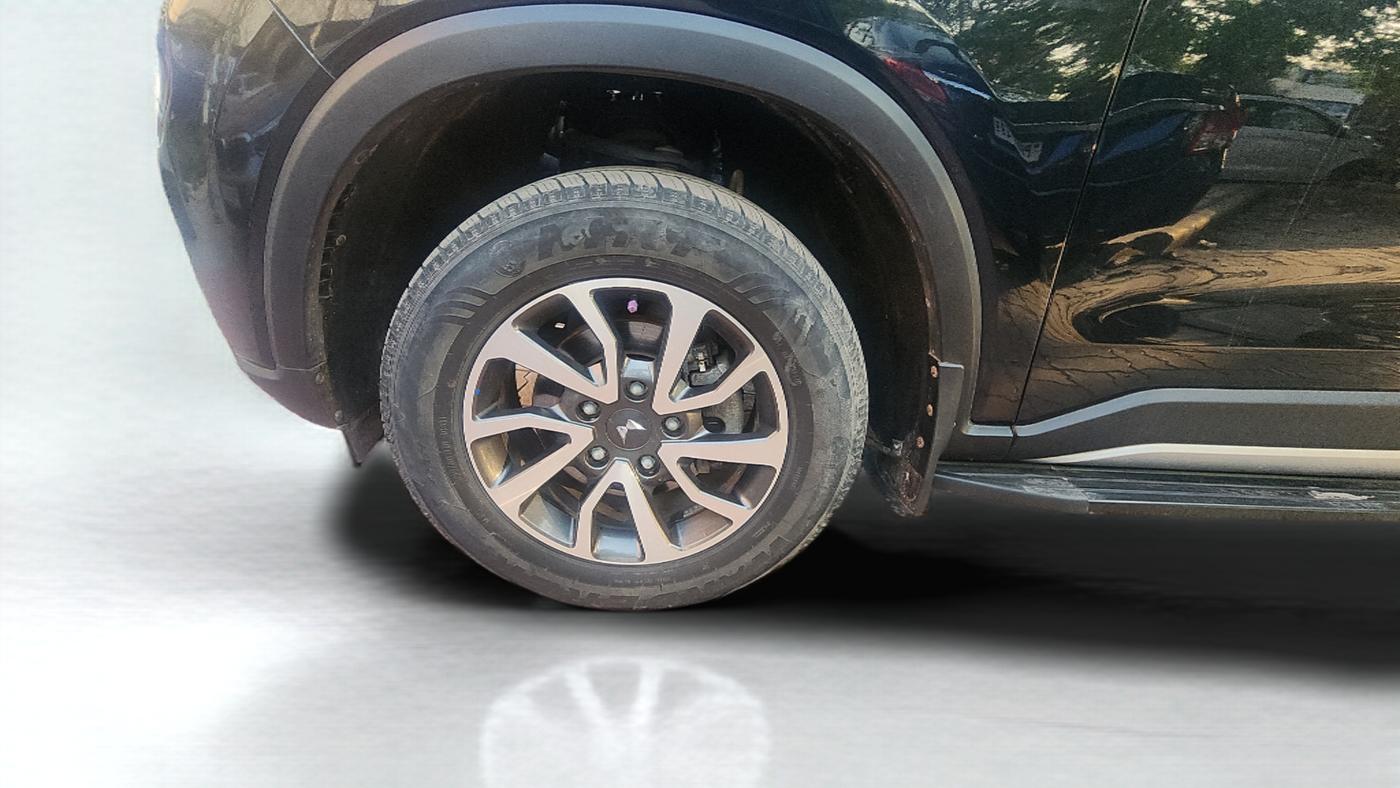 2022 Mahindra SCORPIO-N Z8 L PETROL AT 6 STR, Petrol, Automatic, 22,882 km, Left Front Wheel