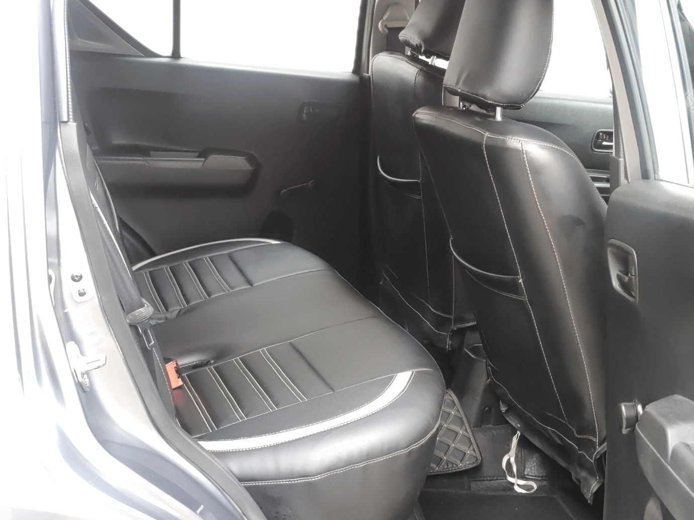 2017 Maruti IGNIS SIGMA 1.2, Petrol, Manual, 72,035 km, Right Side Rear Door Cabin