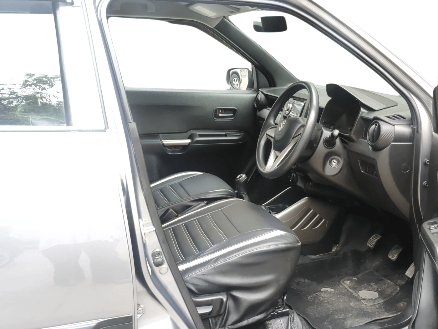 2017 Maruti IGNIS SIGMA 1.2, Petrol, Manual, 72,035 km, Right Side Front Door Cabin