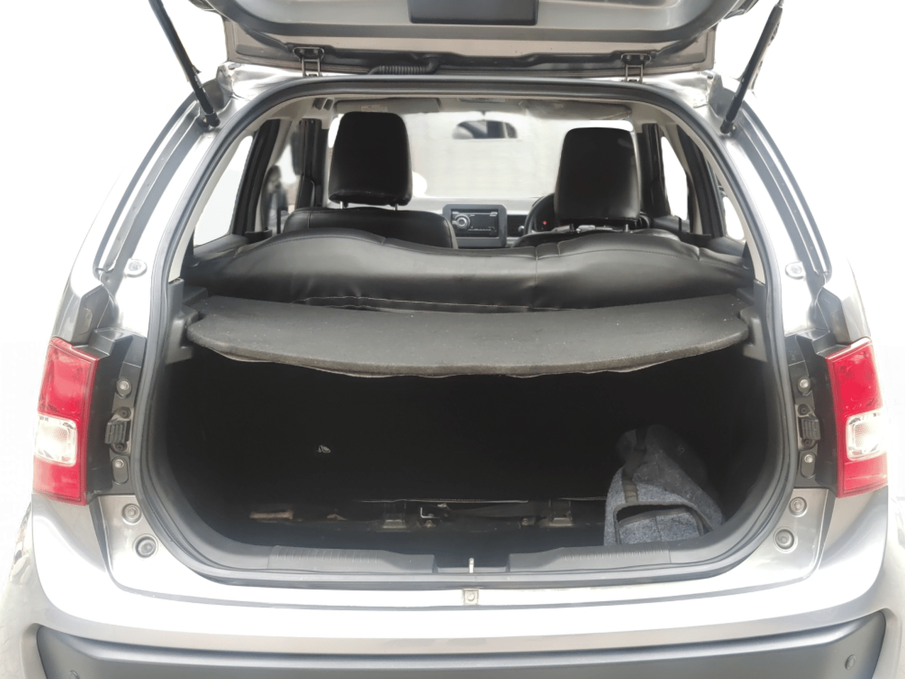2017 Maruti IGNIS SIGMA 1.2, Petrol, Manual, 72,035 km, Boot Inside