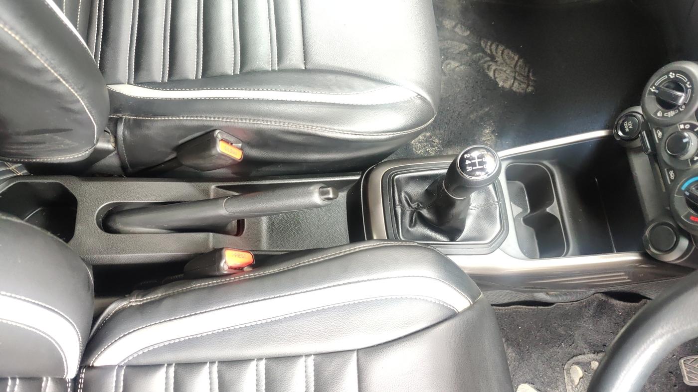 2017 Maruti IGNIS SIGMA 1.2, Petrol, Manual, 72,035 km, Gear Lever