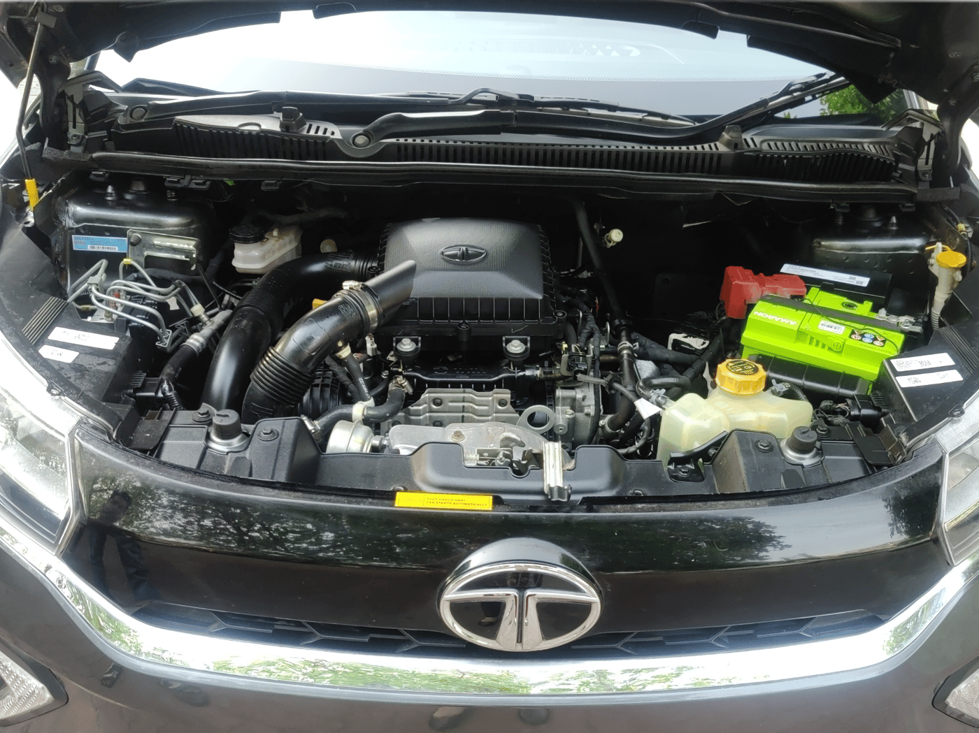 2022 Tata NEXON XMA SUNROOF PETROL, Petrol, Automatic, 23,658 km, Open Bonnet