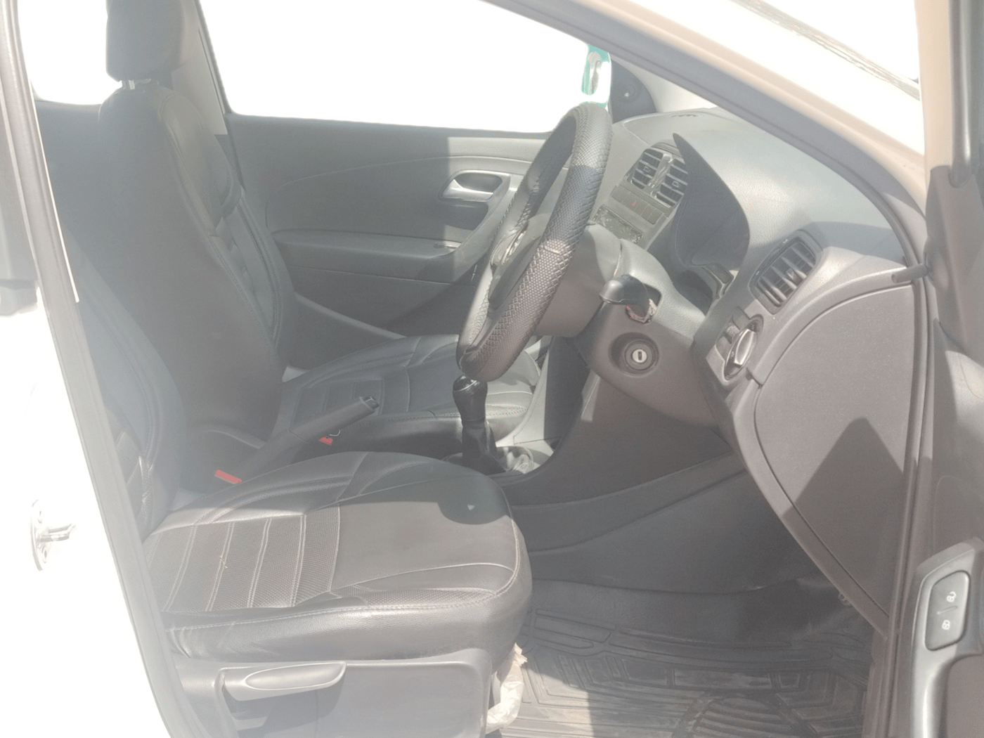 2019 Volkswagen Polo TRENDLINE 1.0L, Petrol, Manual, 75,171 km, Right Side Front Door Cabin