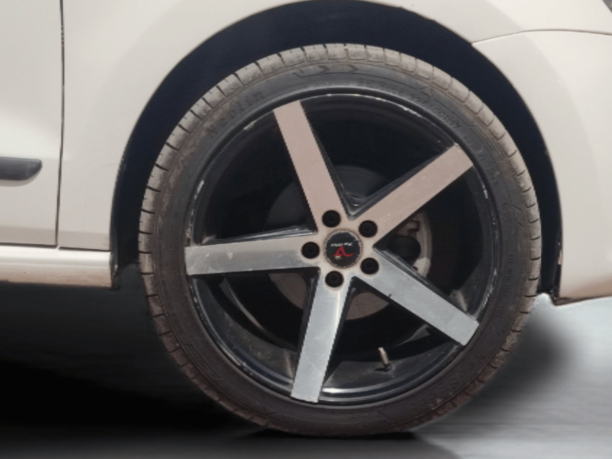 2019 Volkswagen Polo TRENDLINE 1.0L, Petrol, Manual, 75,171 km, Right Front Wheel