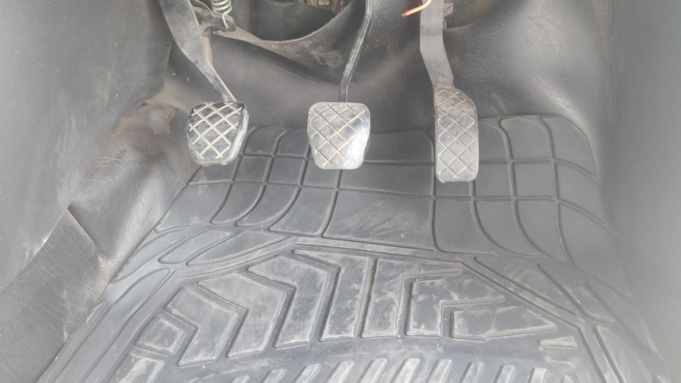 2019 Volkswagen Polo TRENDLINE 1.0L, Petrol, Manual, 75,171 km, Pedals