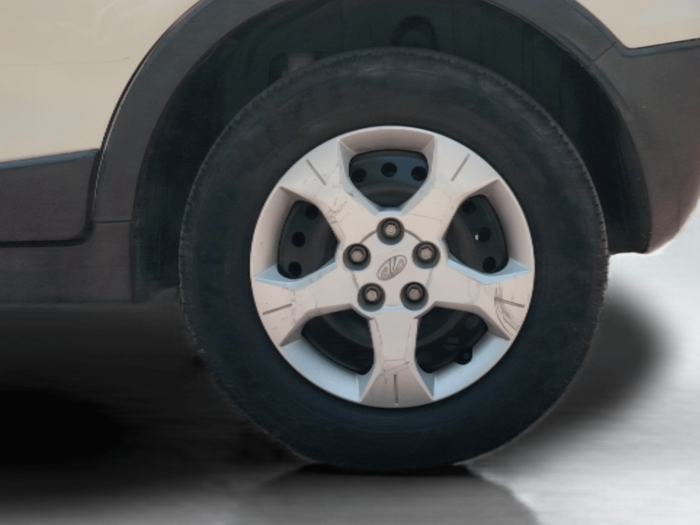 2019 Mahindra XUV300 W6 1.5 DIESEL AMT, Diesel, Automatic, 43,474 km, Left Rear Wheel