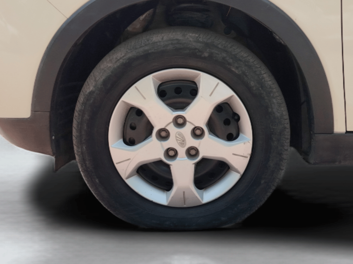 2019 Mahindra XUV300 W6 1.5 DIESEL AMT, Diesel, Automatic, 43,474 km, Left Front Wheel
