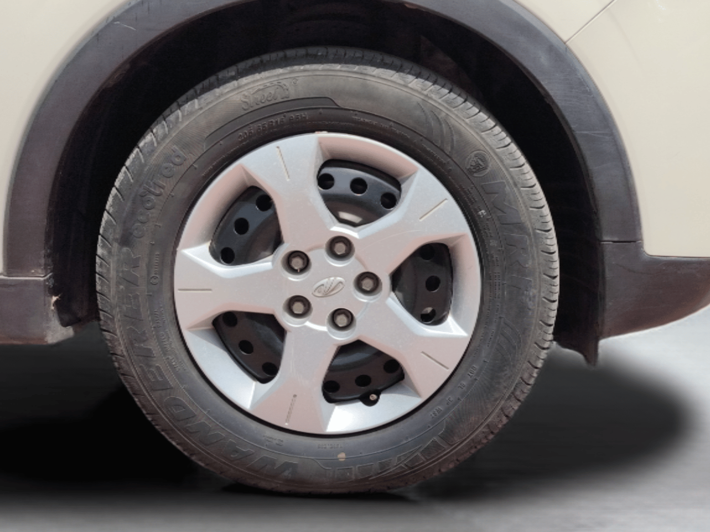 2019 Mahindra XUV300 W6 1.5 DIESEL AMT, Diesel, Automatic, 43,474 km, Right Front Wheel